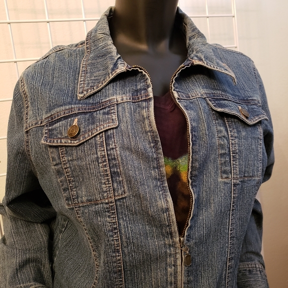 Bailey's Point Jean Jacket with Zipper Closure - Picture 3 of 8